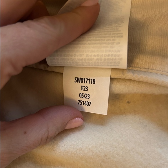 Smartwool Women's Cream Hooded Vest - Picture 9 of 9